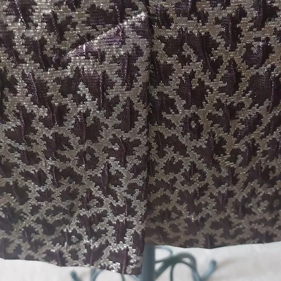 JONES NEW YORK, Size 12, Elegant Metallic Skirt Gold and Brown Color. - Picture 4 of 7